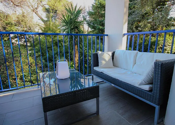 Chenes Lumineux Vue Clim Confort Terrasses Parking Апартаменты *